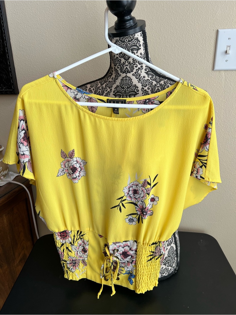 9 Women's Medium Tops Purge